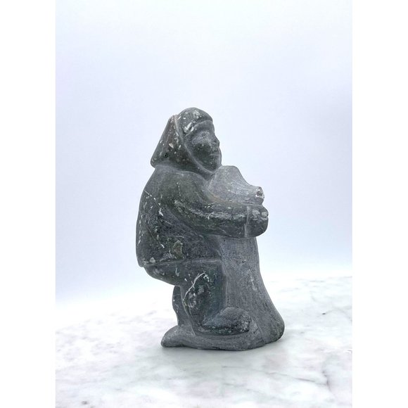 Soapstone Inuit Sculpture Carving Hand Carved Numbered Figure - Picture 4 of 14
